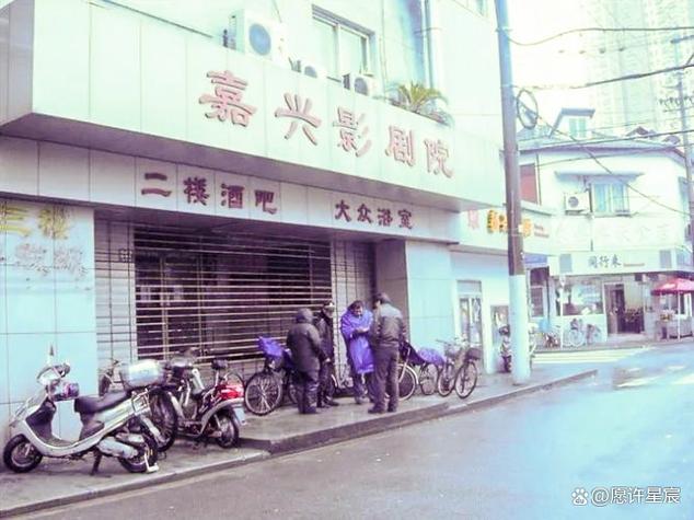 根据您提供的关键词，生成的SEO标题如下：

**亚洲欧美VA在线一区三区高清资源 | 欧美日韩精品视频一区在线观看 | 亚洲一区三区VA综合播放平台**