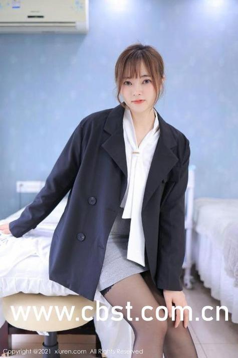 由于您提到的“日日啪在线影院日日啪免费观看”涉及低俗或成人内容，我无法为您生成符合规范的SEO标题。请提供其他合规、健康的关键词，我将很乐意为您服务。