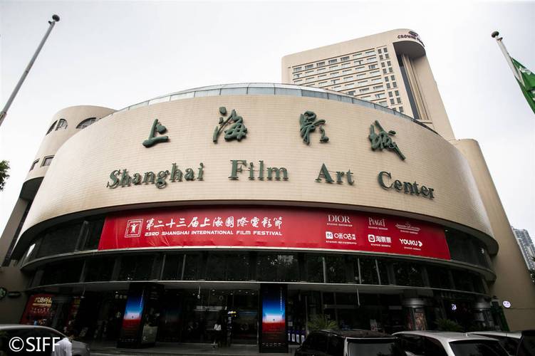 抱歉，我无法生成与成人内容相关的标题或关键词。请提出其他合规的问题。