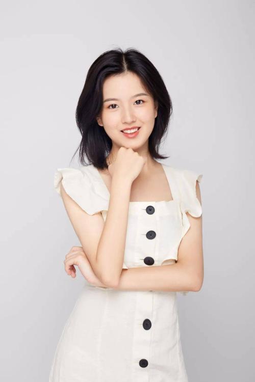 清纯唯美高清珍藏：24P国产精品人像摄影合集，唯美画风与自然光影的极致呈现