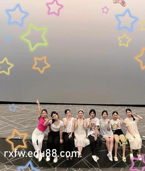 《宫交双性哭叫h：极致感官体验与情感交织的禁忌之恋》  
（长尾关键词：宫交双性、哭叫h、双性恋题材）
